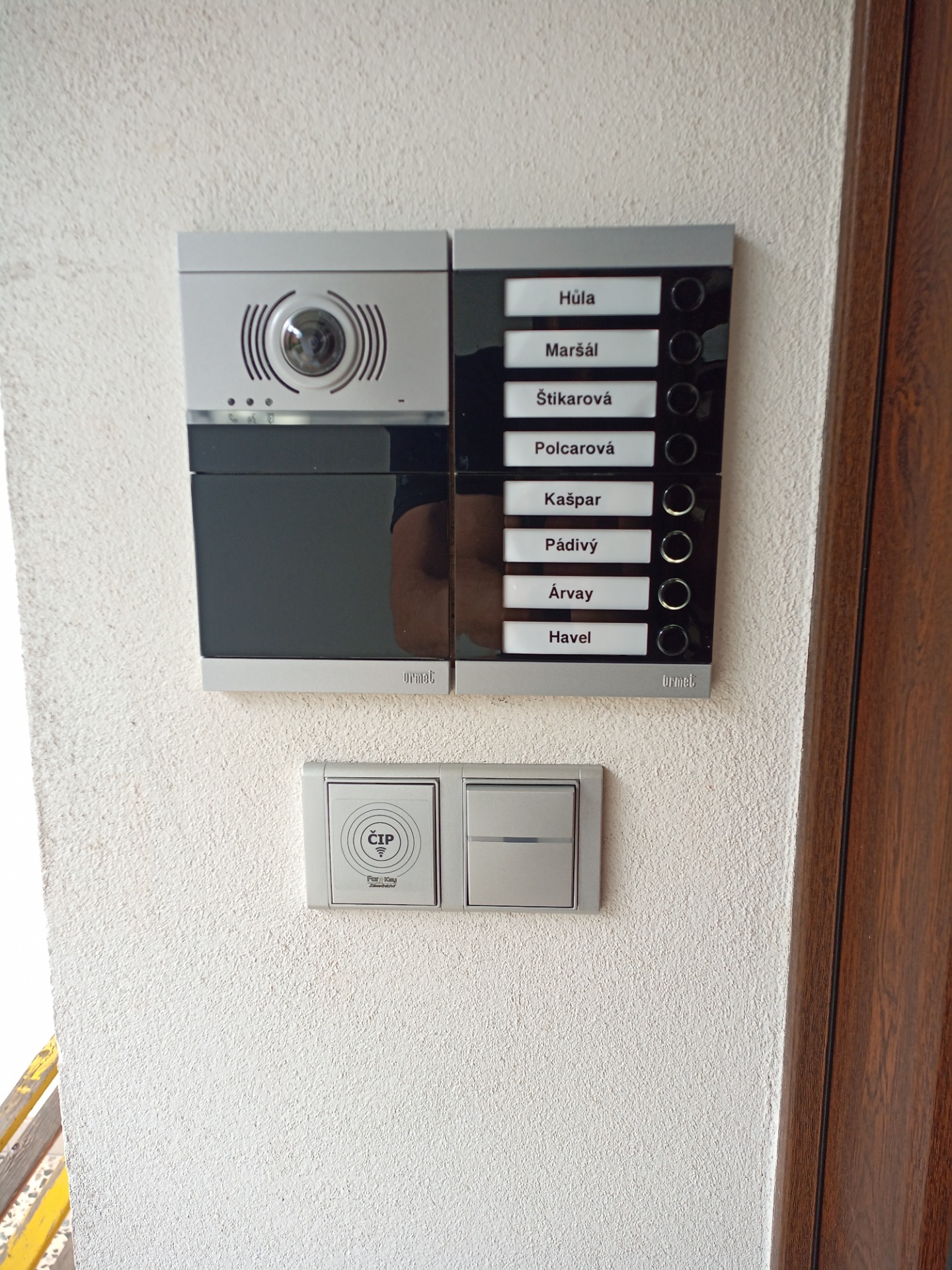 Zvonkové tablo a RFID čtečka